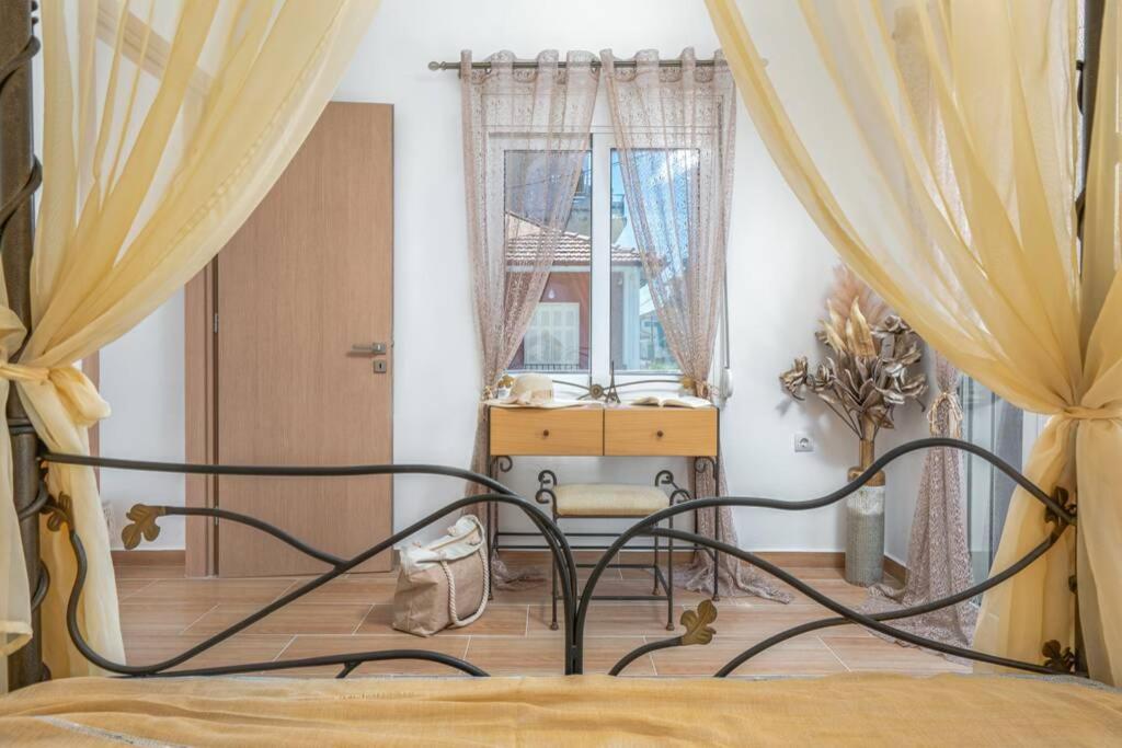 Dennis City Center Elegant Apartment Zakynthos Town Exterior photo